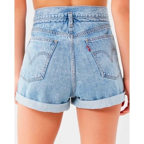 Levi’s Cinched Denim Rolled Shorts Vintage Style Light Wash - Picture 2 of 8